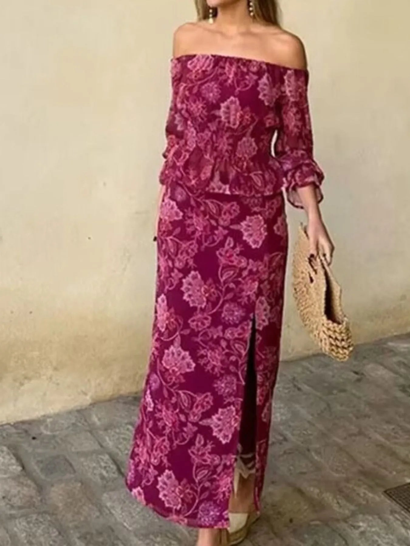 Signe tryckt topp med volangärm och slitskjolset vardag