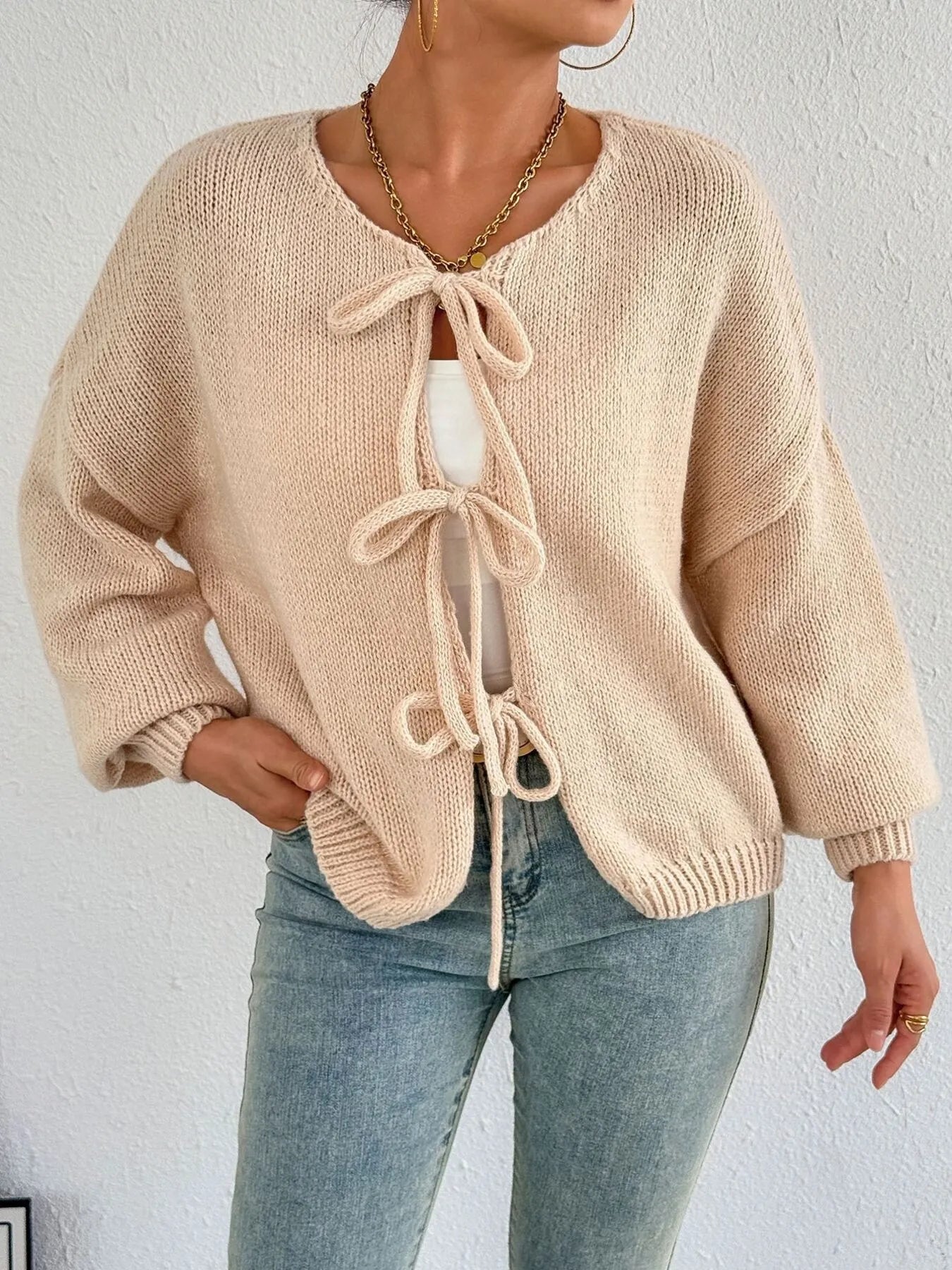 Alva - Mjuk stretchig stickad cardigan med rosett fram