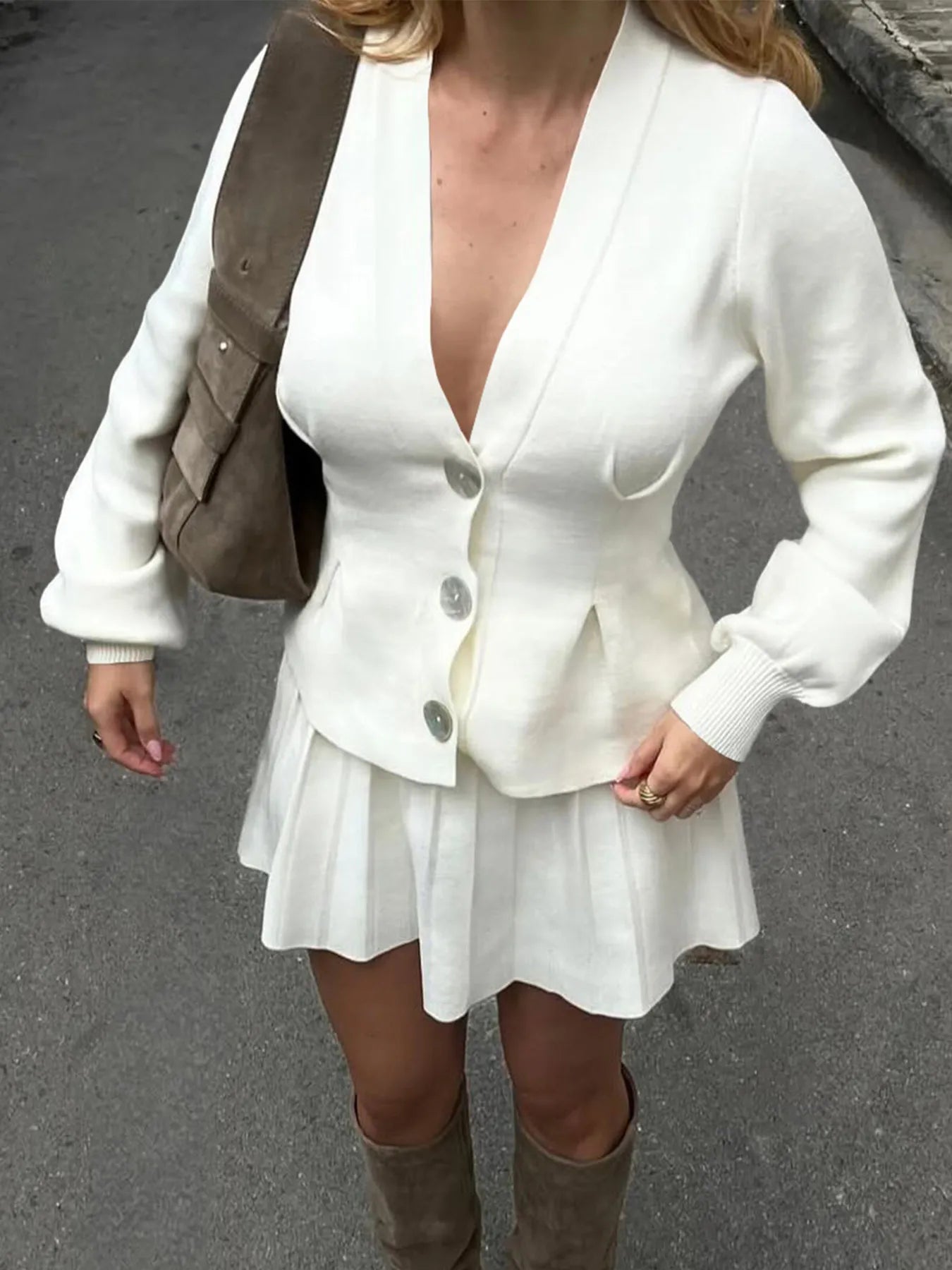 Matilda - Knäppt V-hals Stickad Kofta Med Elastisk Passform