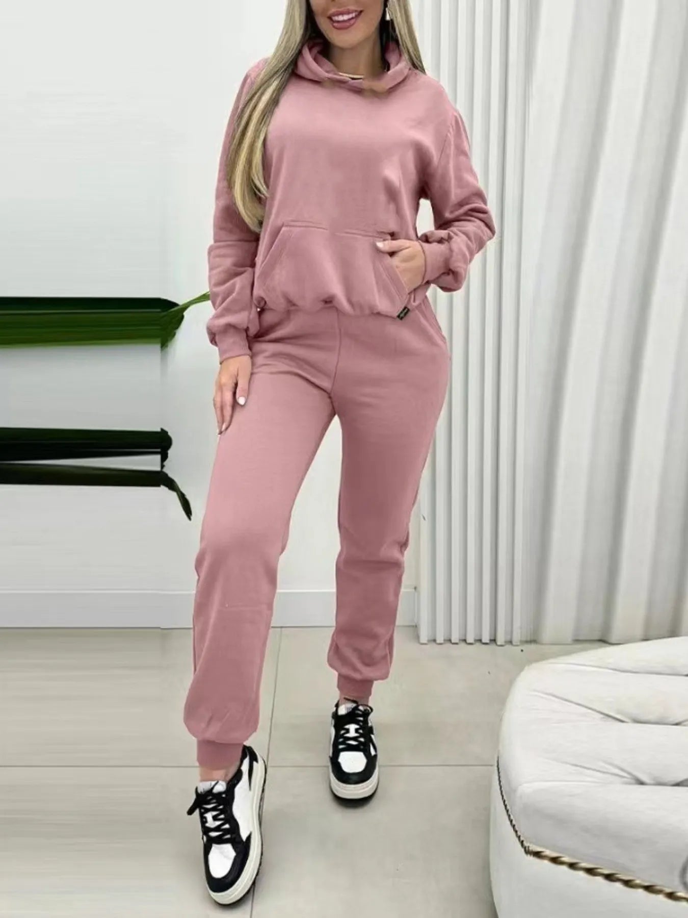 Nora - Långärmad huvtröja och joggingbyxor i polyester