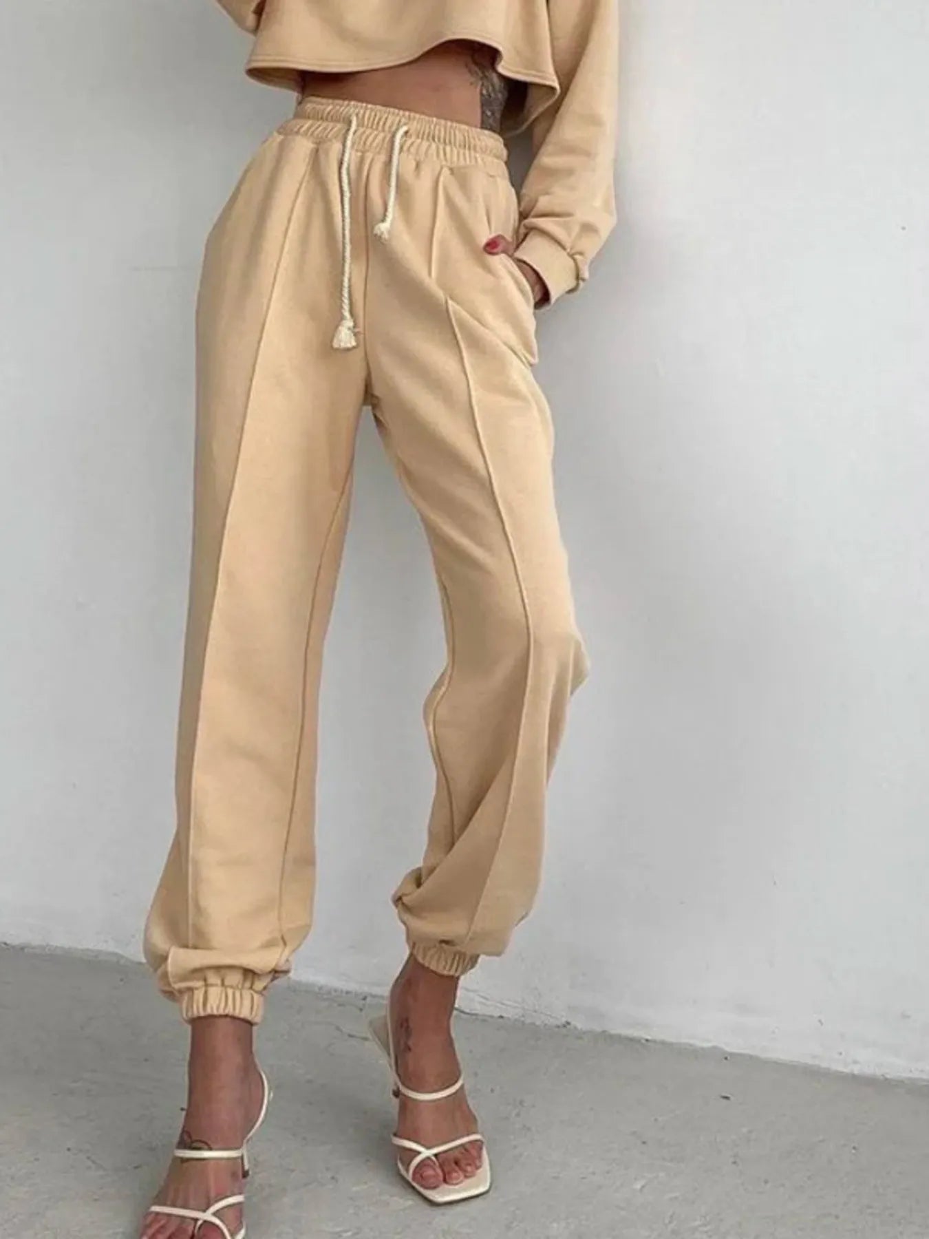 Ronja - Avslappnade Byxor Med Dragsko Och Fickor I Polyester