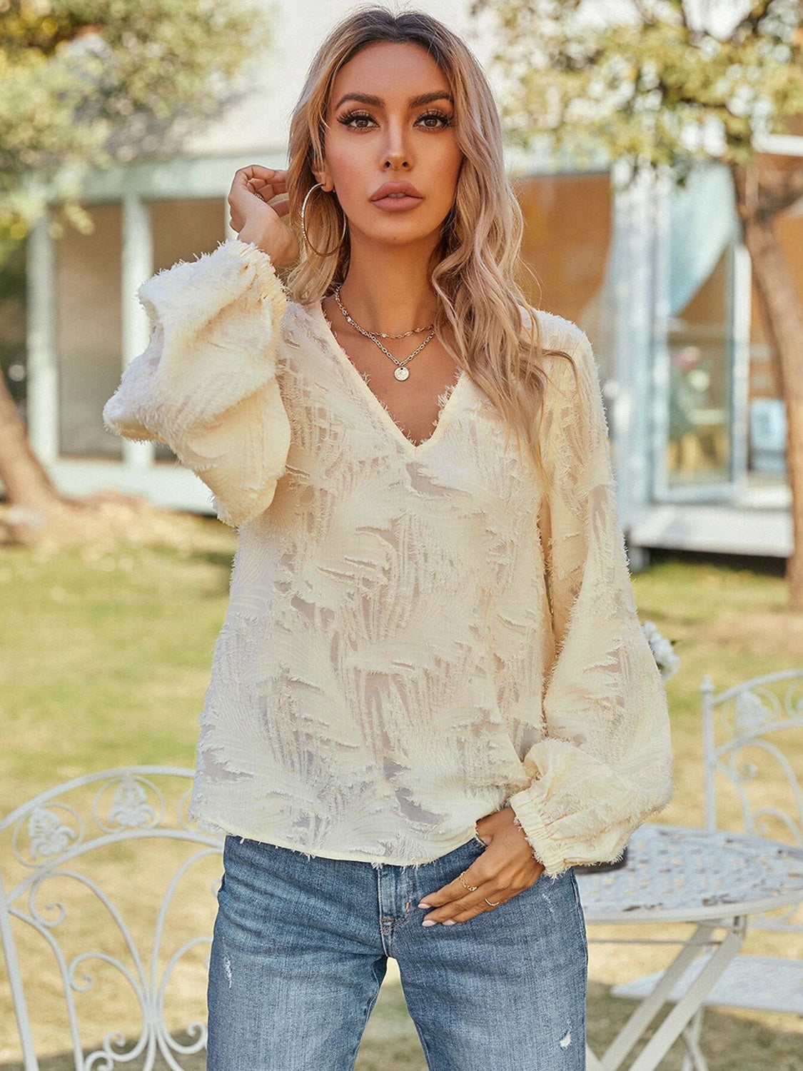 Klara - v-hals långärmad blus i polyester hundra procent