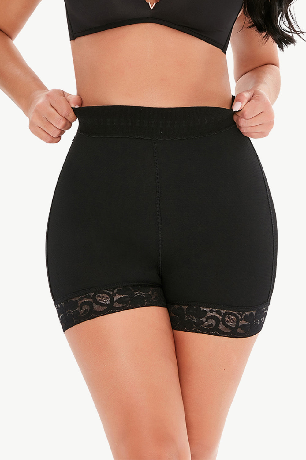 Alice - Formande shorts med spetskant och elastisk midja