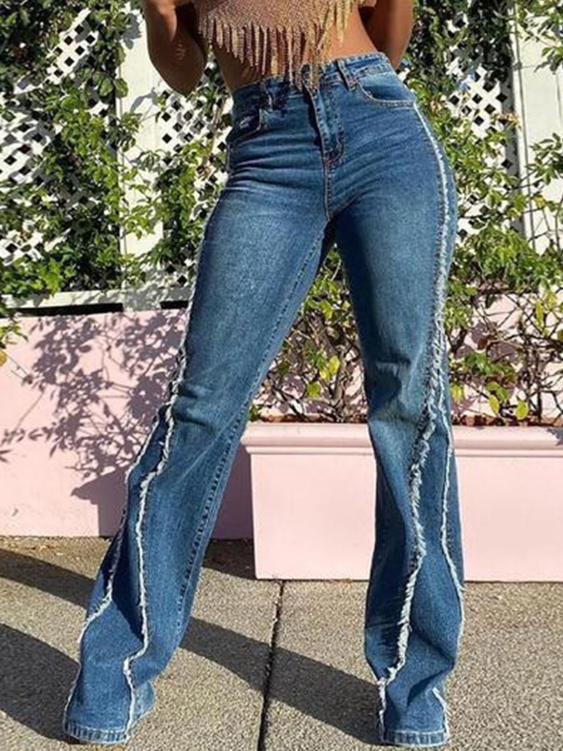 Amanda - Jeans med råkantade fållar och hög midja för komfort