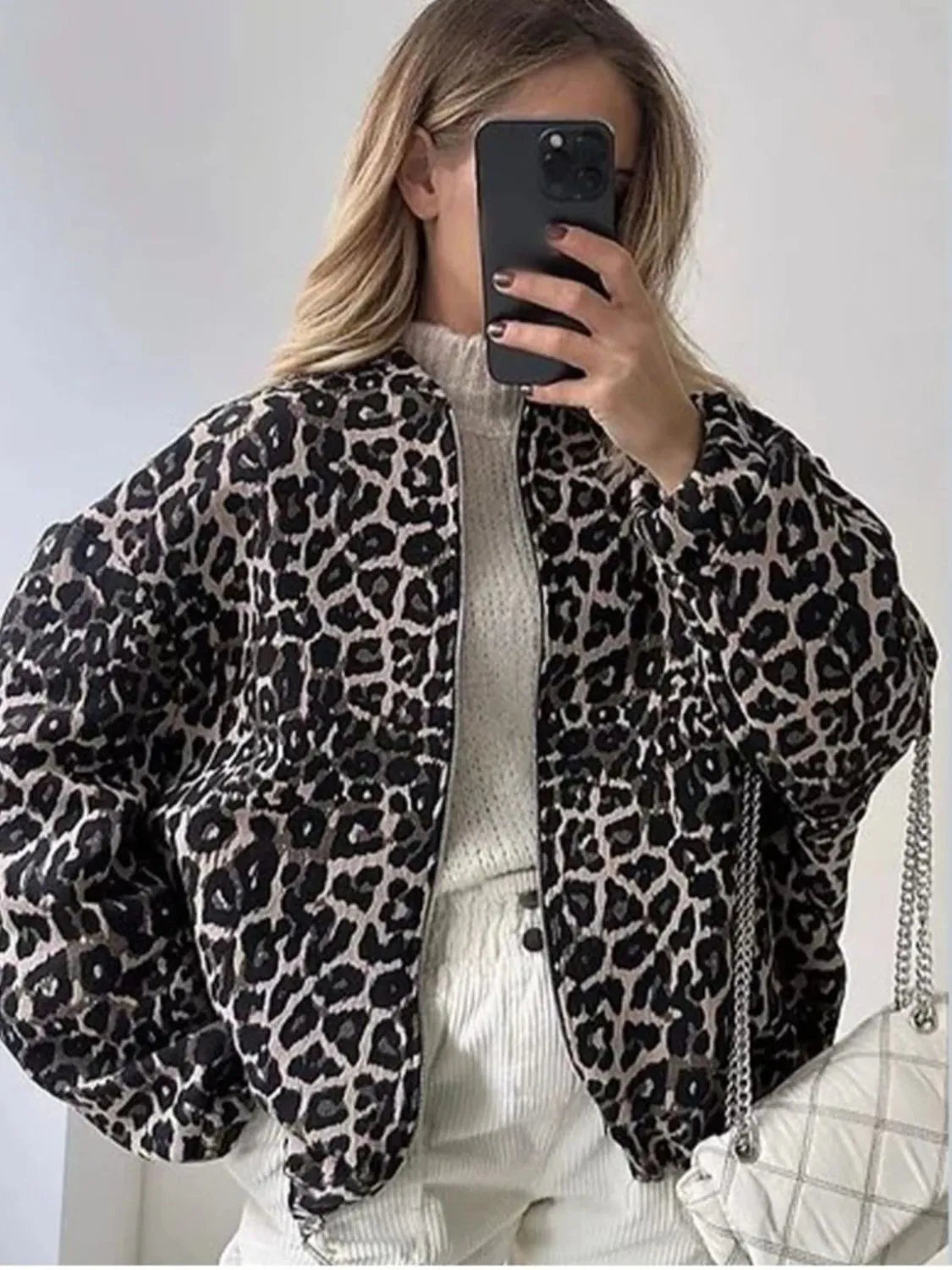 Elise - Leopardmönstrad bomberjacka med avslappnad passform
