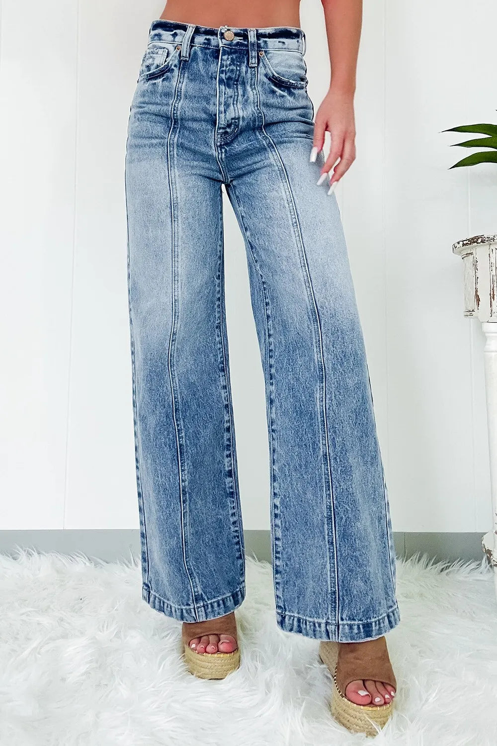 Rebecka - Hög midja vida ben jeans med fickor och passform